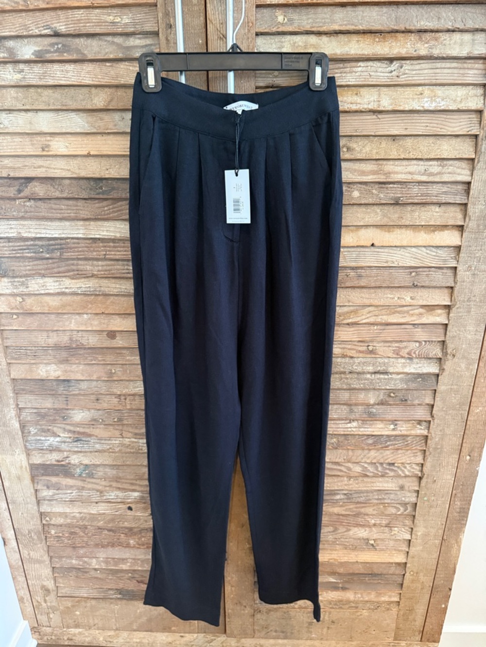WEWOREWHAT- Black Relaxed Pleat-Front Pants linen style